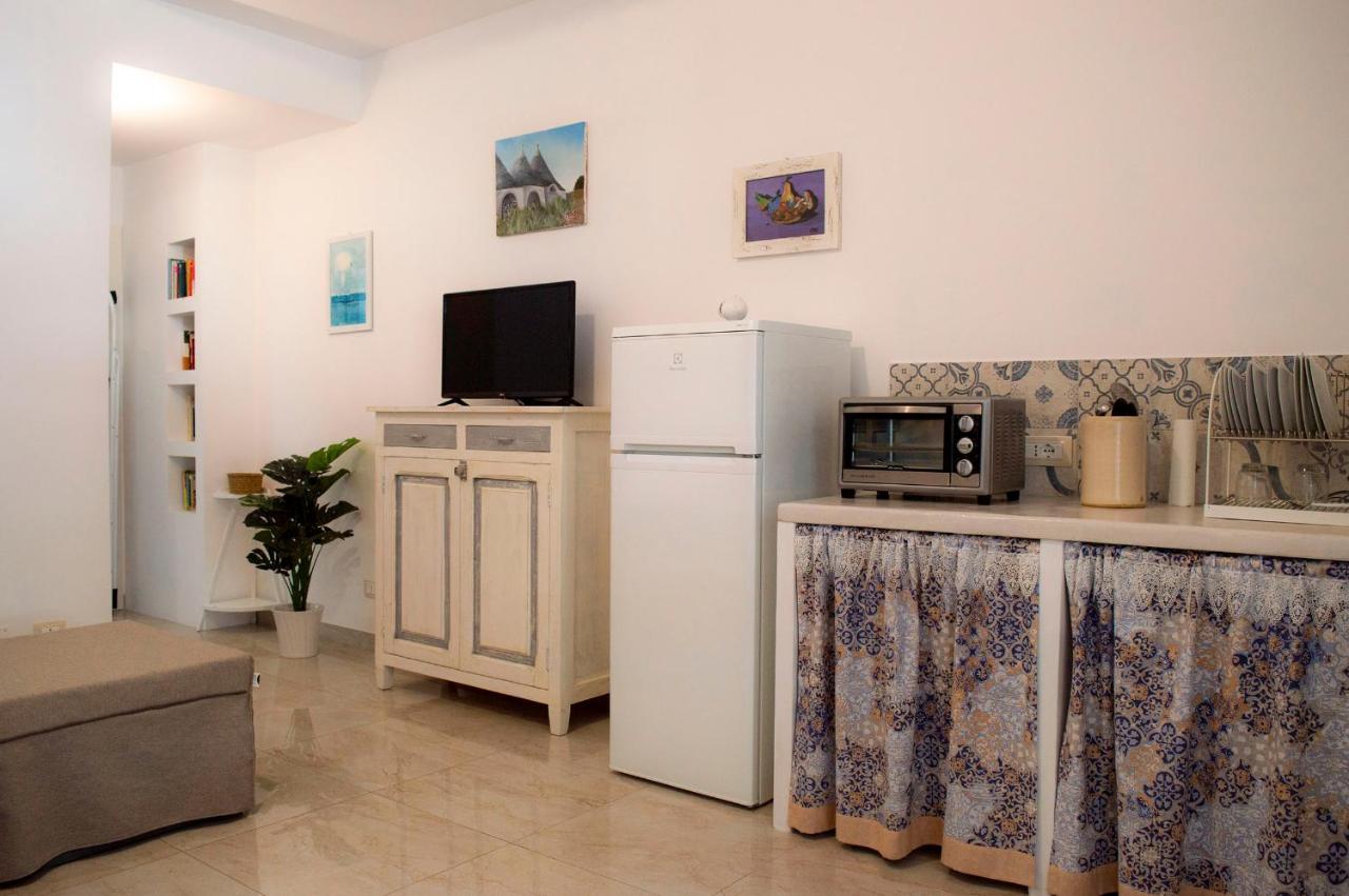 Casa Vacanze L'Essenziale Martina Franca Bagian luar foto