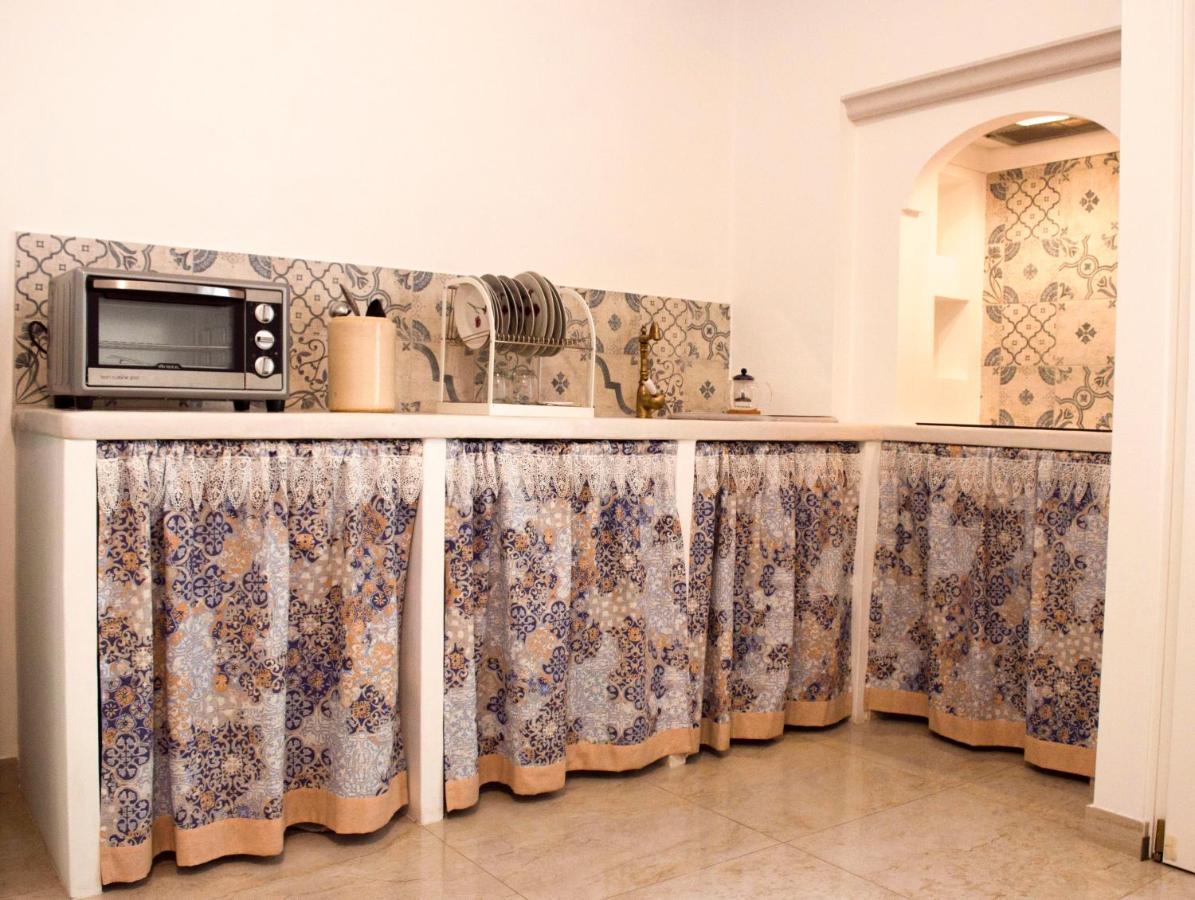 Casa Vacanze L'Essenziale Martina Franca Bagian luar foto